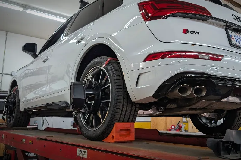 Hunter Hawkeye Elite alignment machine at Reflex Automotive